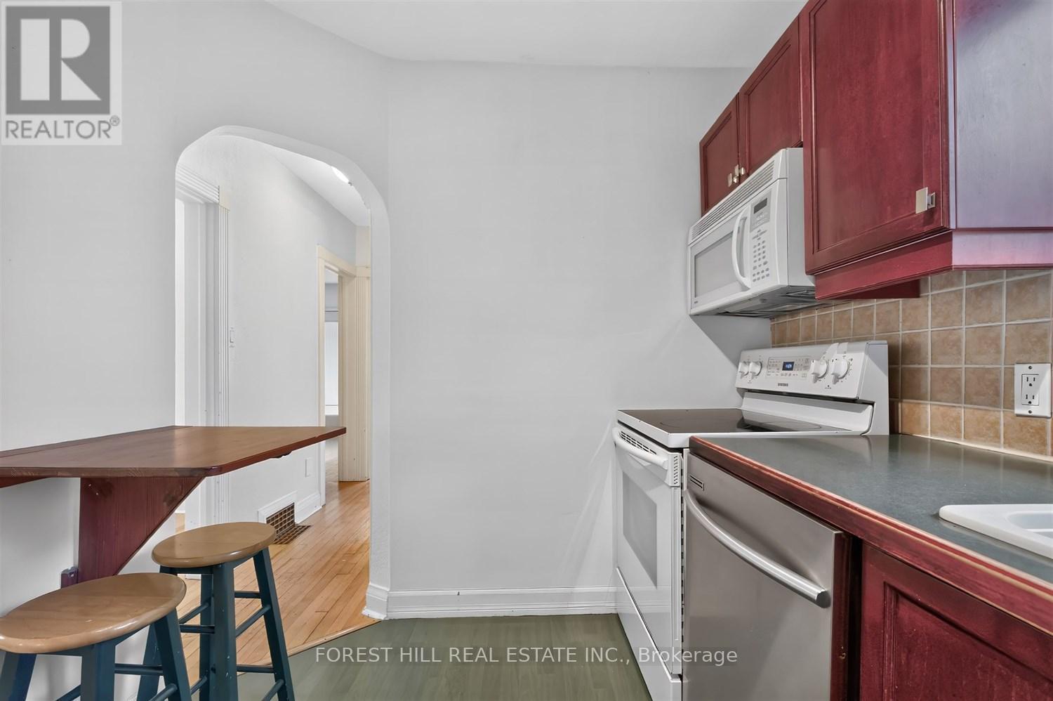 73 DUNINGTON DRIVE Toronto (Birchcliffe-Cliffside), ON M1N 3E4