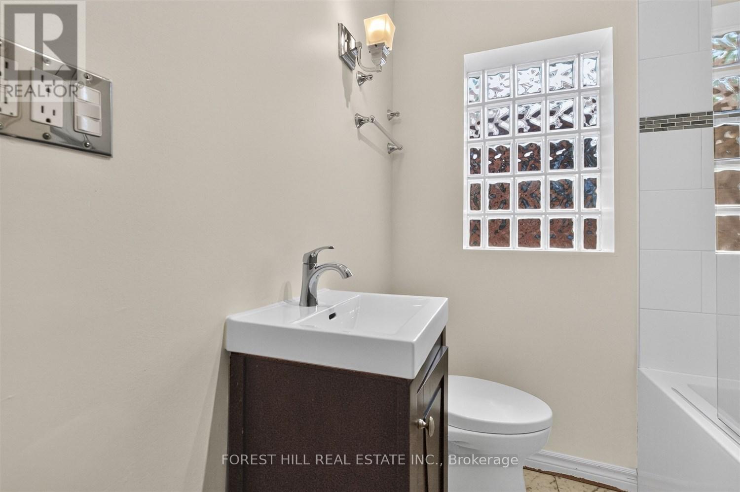 73 DUNINGTON DRIVE Toronto (Birchcliffe-Cliffside), ON M1N 3E4