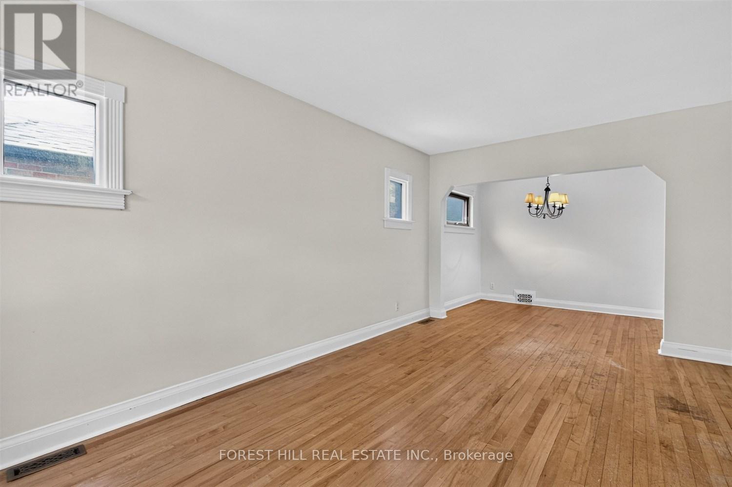 73 DUNINGTON DRIVE Toronto (Birchcliffe-Cliffside), ON M1N 3E4
