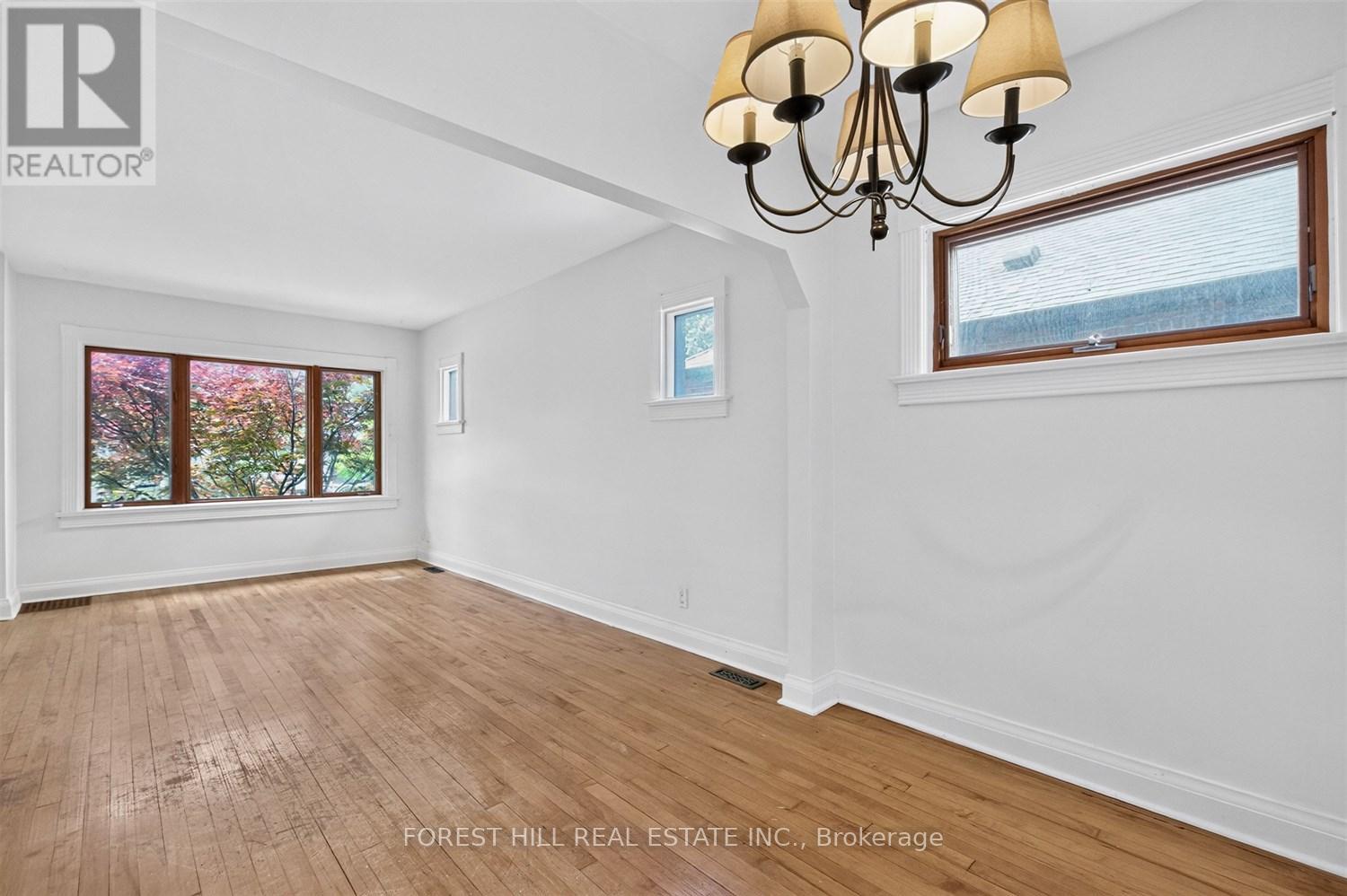 73 DUNINGTON DRIVE Toronto (Birchcliffe-Cliffside), ON M1N 3E4