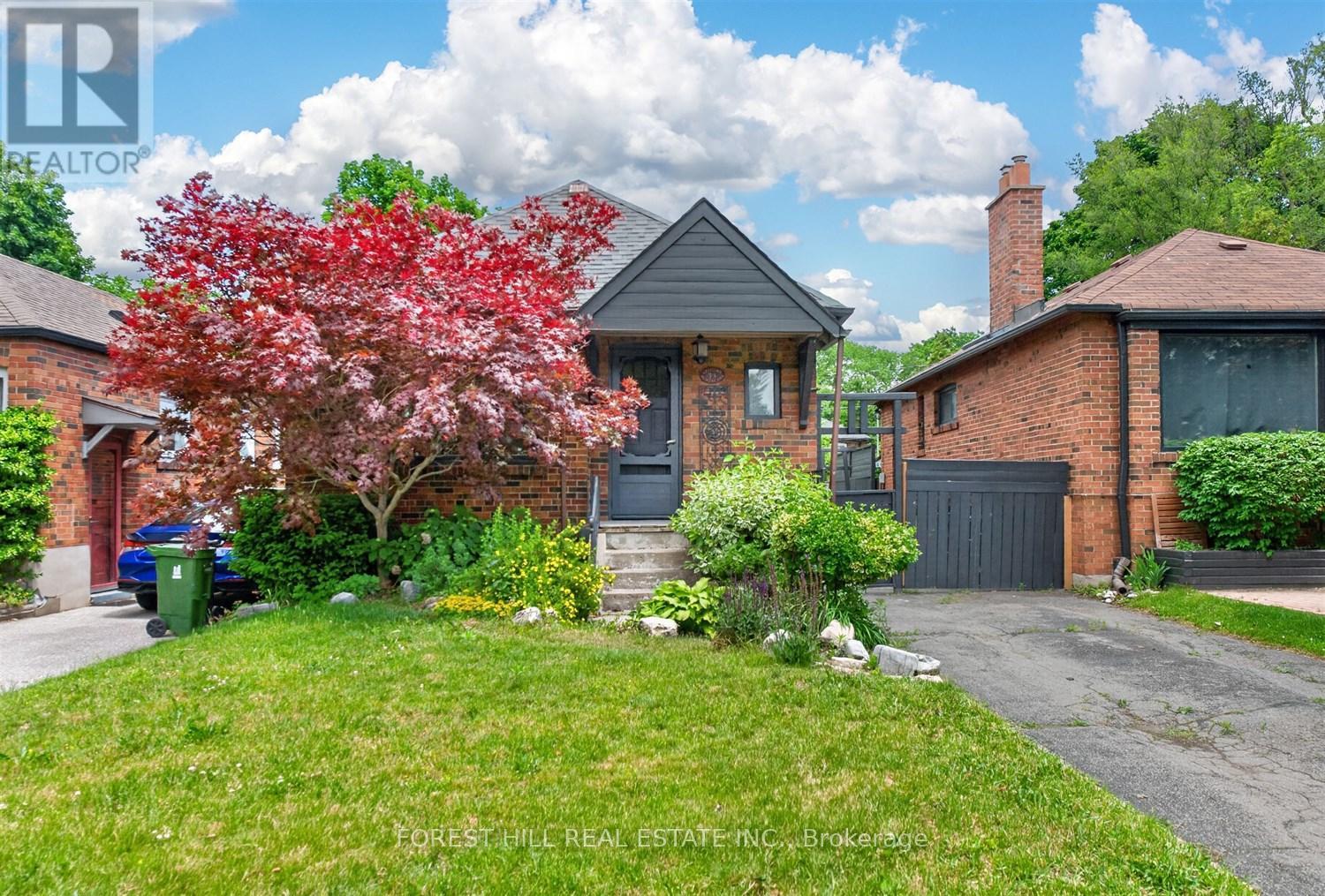 73 DUNINGTON DRIVE, Toronto, Ontario