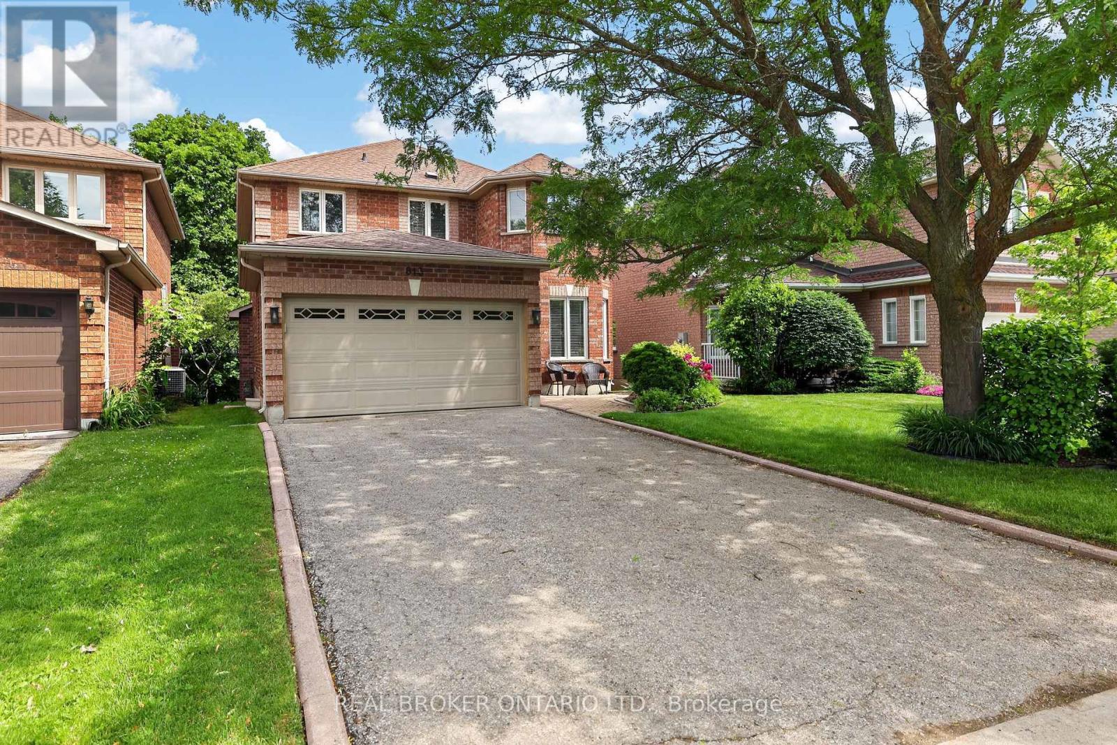 813 SURIN COURT, Newmarket, Ontario