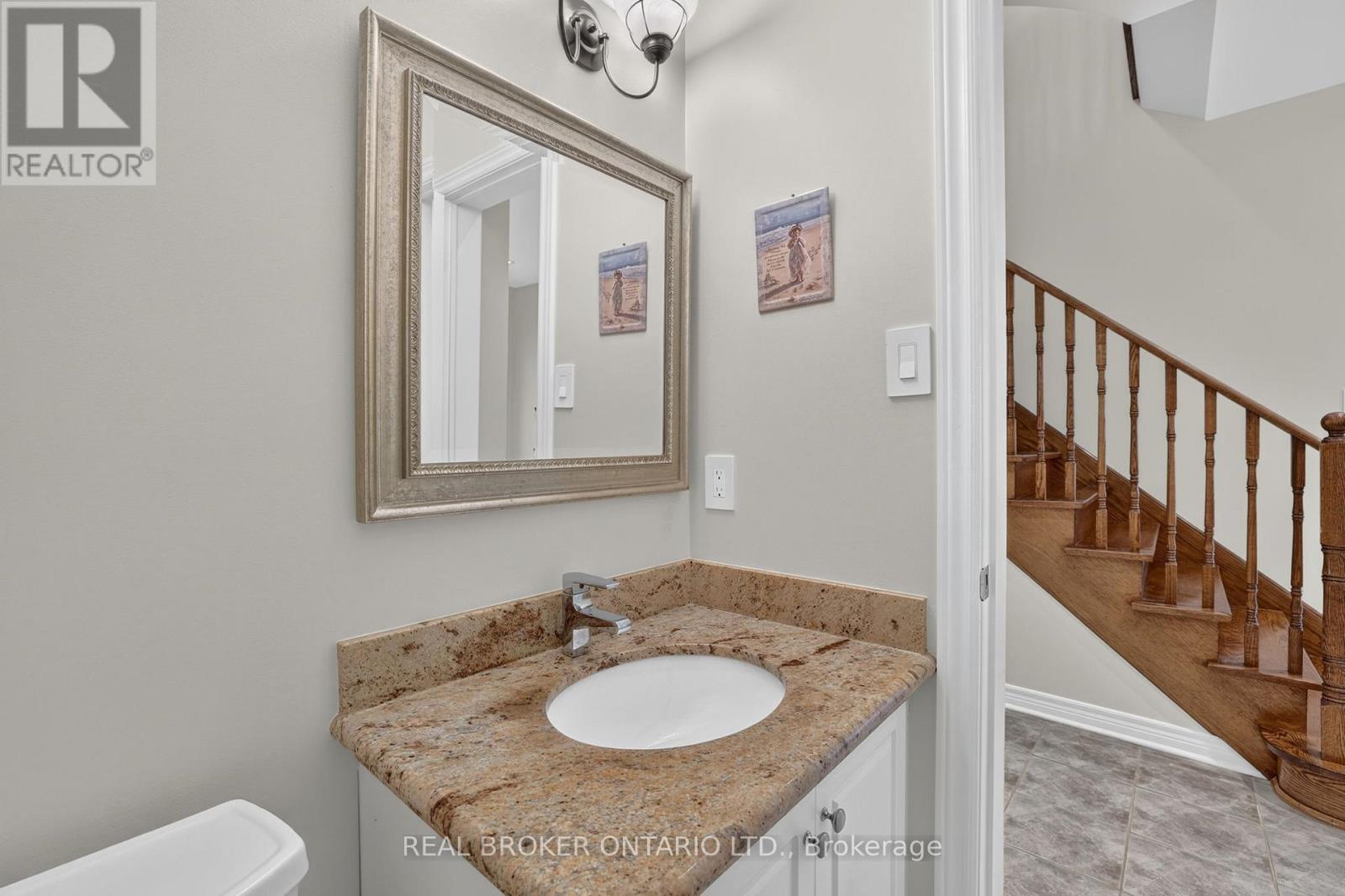 813 Surin Court, Newmarket, Ontario  L3Y 8R3 - Photo 16 - N13465940