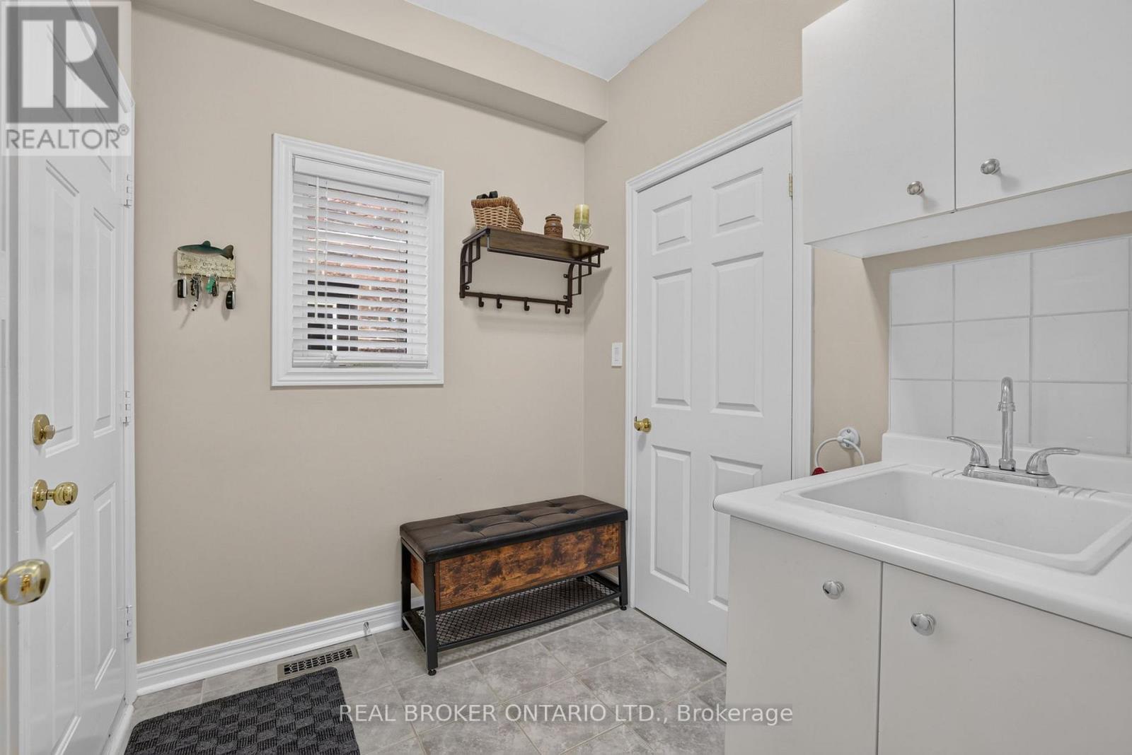 813 Surin Court, Newmarket, Ontario  L3Y 8R3 - Photo 18 - N13465940