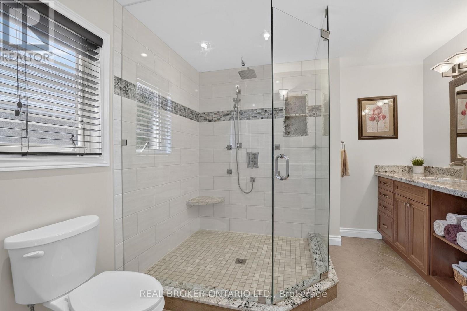 813 Surin Court, Newmarket, Ontario  L3Y 8R3 - Photo 24 - N13465940