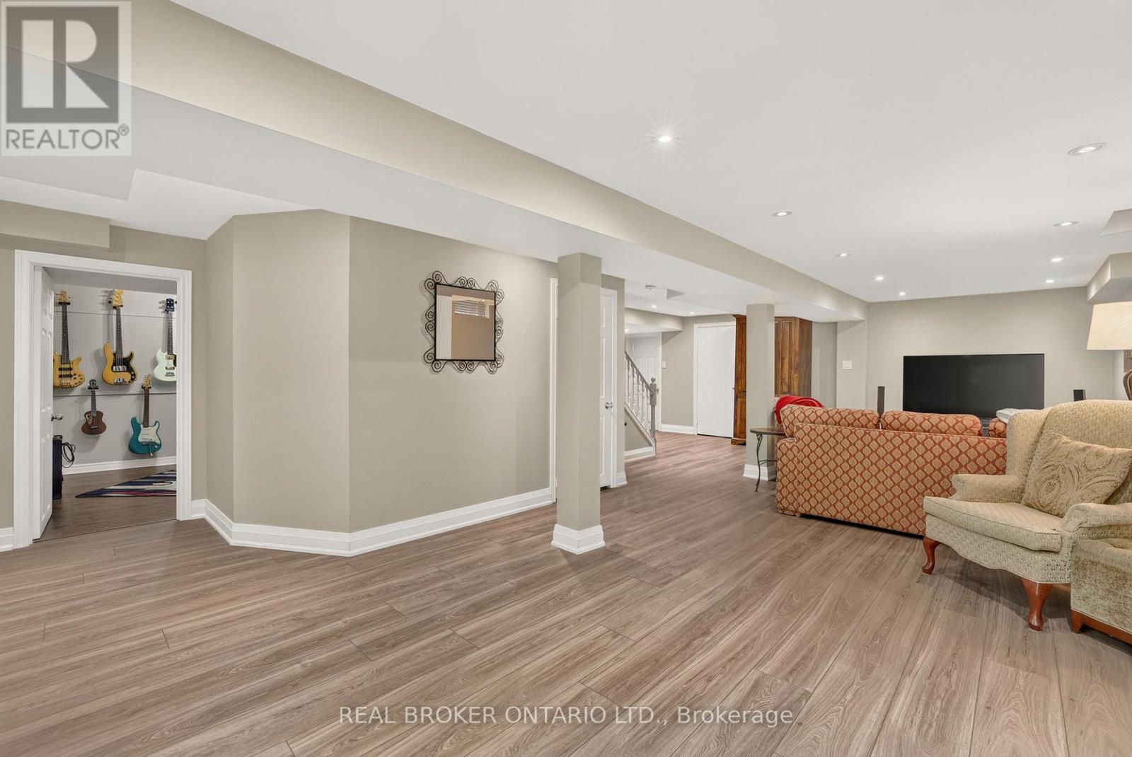 813 Surin Court, Newmarket, Ontario  L3Y 8R3 - Photo 37 - N13465940