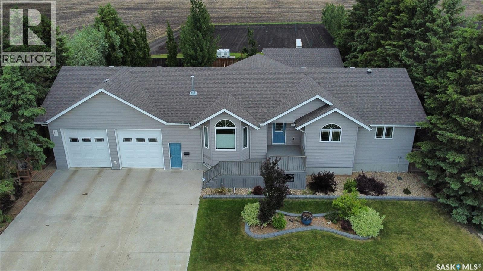 118 Babington Avenue W, Melfort, Saskatchewan  S0E 1A0 - Photo 2 - SK039830