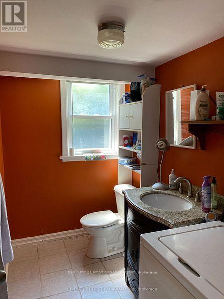 Basement Bedroom - 270 Sarnia Road, London North, Ontario  N6G 1M9 - Photo 12 - X13466352