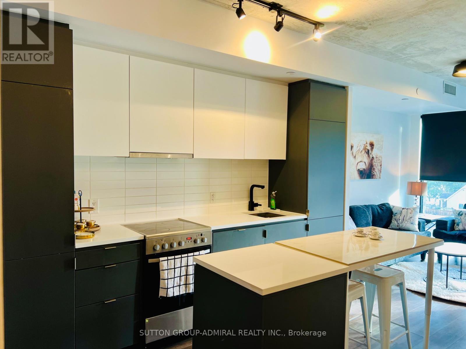 323 - 7 Smith Crescent, Toronto, Ontario  M8Z 0G3 - Photo 4 - W13070036