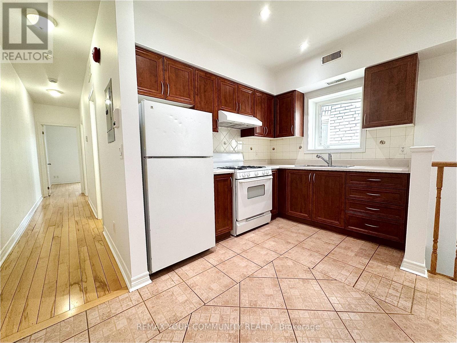 Unit 3 - 2415 Dundas Street W, Toronto, Ontario  M6P 1X3 - Photo 4 - W13465910