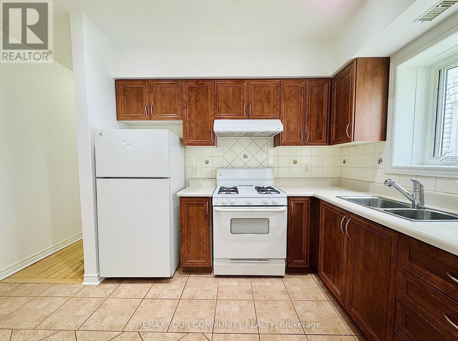Unit 3 - 2415 Dundas Street W, Toronto, Ontario  M6P 1X3 - Photo 5 - W13465910