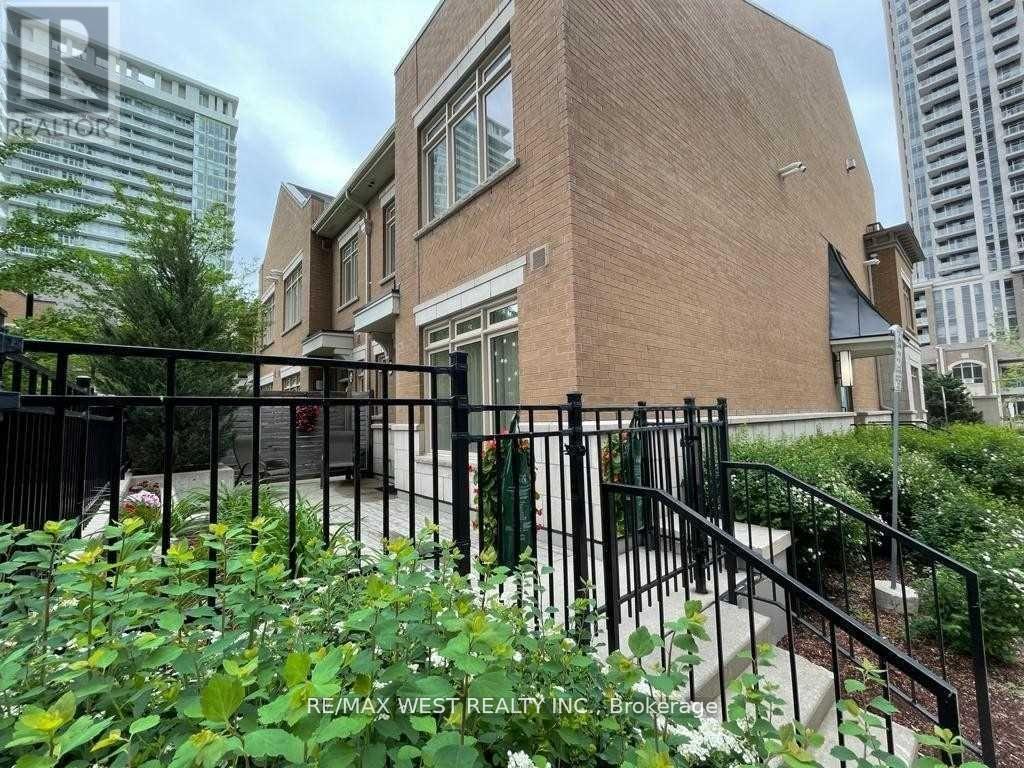 129 - 383 Prince Of Wales Drive, Mississauga, Ontario  L5B 0C6 - Photo 2 - W13465932
