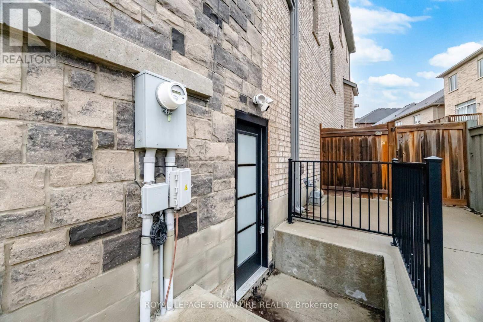 2 - 91 Roulette Crescent, Brampton, Ontario  L7A 4R5 - Photo 4 - W13465984