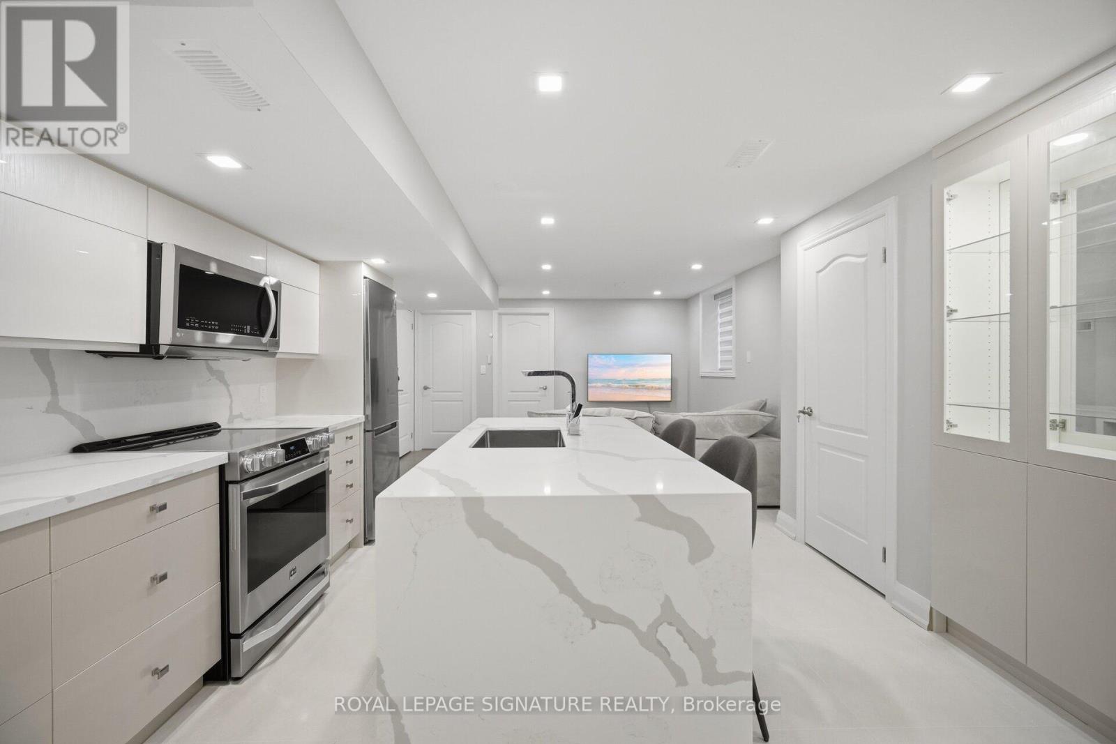 2 - 91 Roulette Crescent, Brampton, Ontario  L7A 4R5 - Photo 8 - W13465984