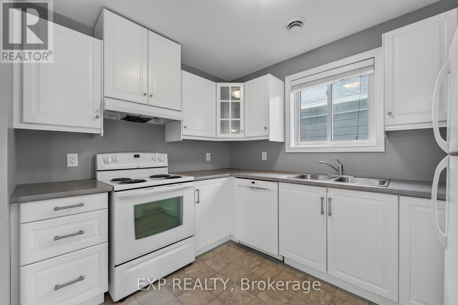 4 Kirk Street, St. Catharines, Ontario  L2S 1B7 - Photo 7 - X13466328