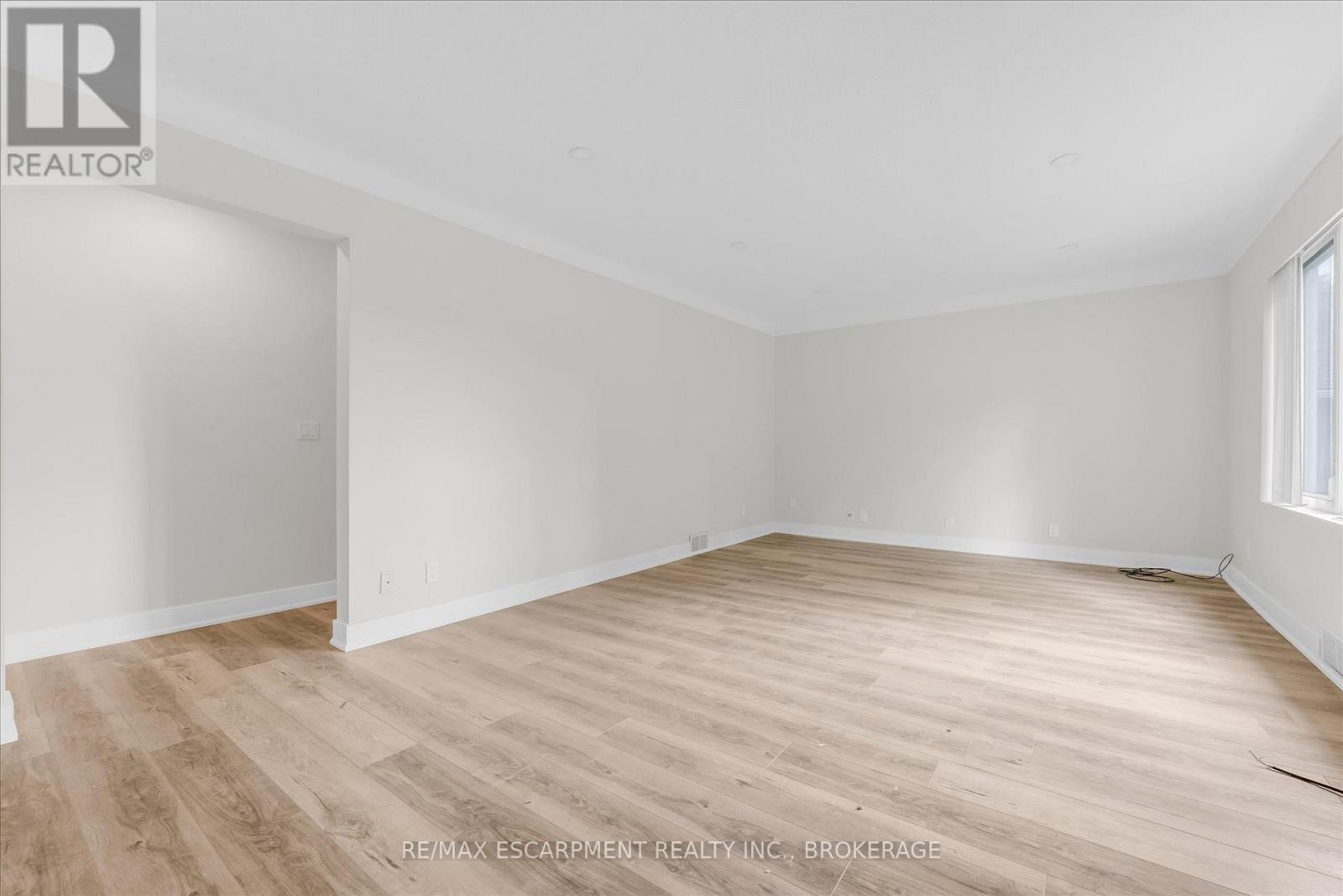 1 - 18 Bonavem Drive, St. Catharines, Ontario L2N 1X8 - Photo 4 - X13466360