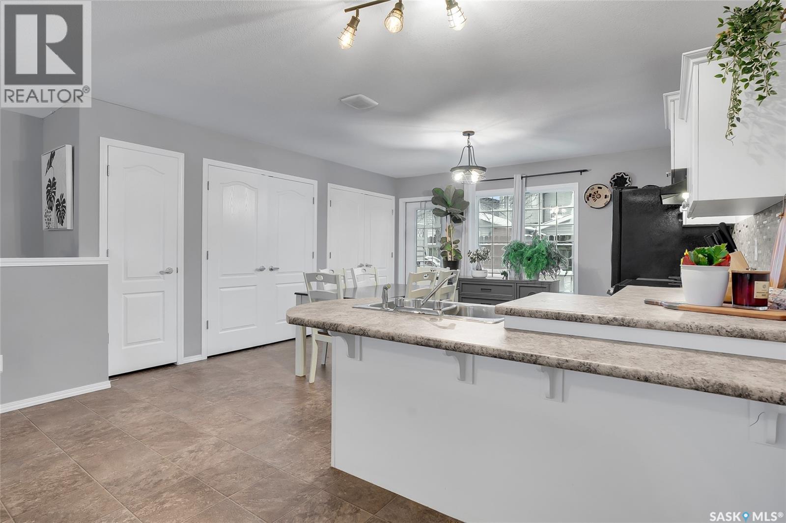12 135 Keedwell Street, Saskatoon, Saskatchewan S7W 0A3 - Photo 4 - SK040058