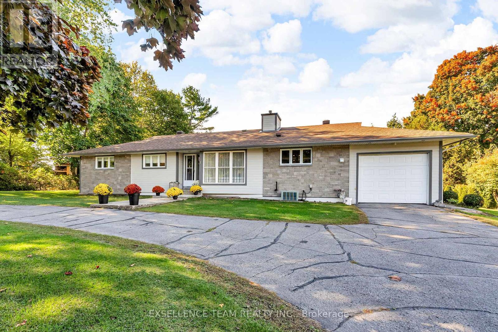 7 Hillview Circle, Champlain, Ontario  K0B 1R0 - Photo 3 - X13466270