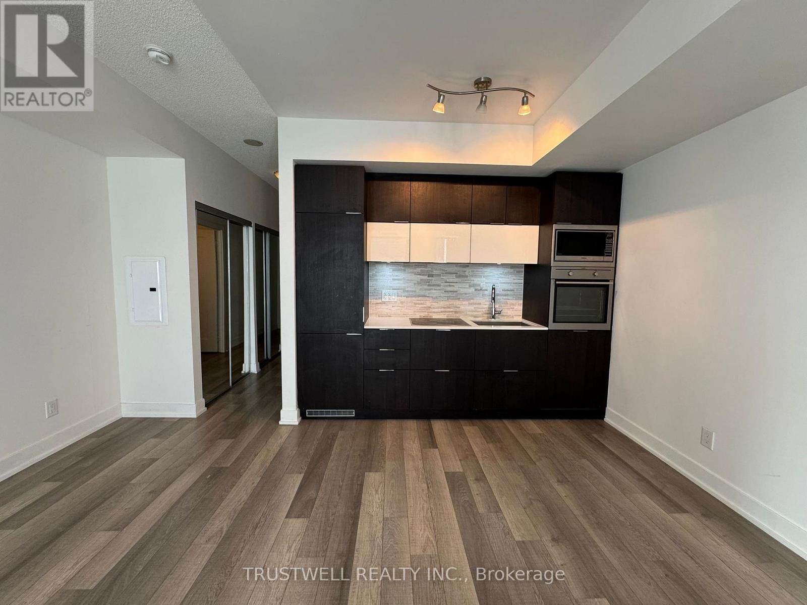 1810 - 318 Richmond Street W, Toronto, Ontario  M5V 0B4 - Photo 8 - C13466336