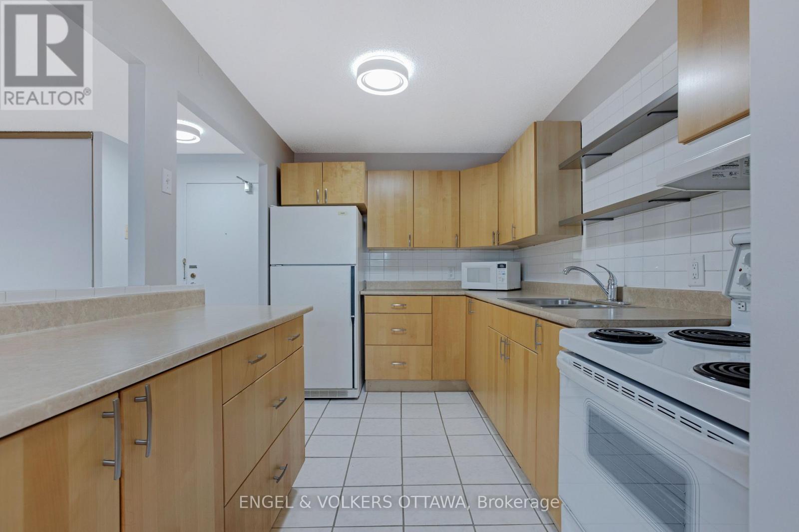 301 - 665 Bathgate Drive, Ottawa, Ontario K1K 3Y4 - Photo 11 - X13466512