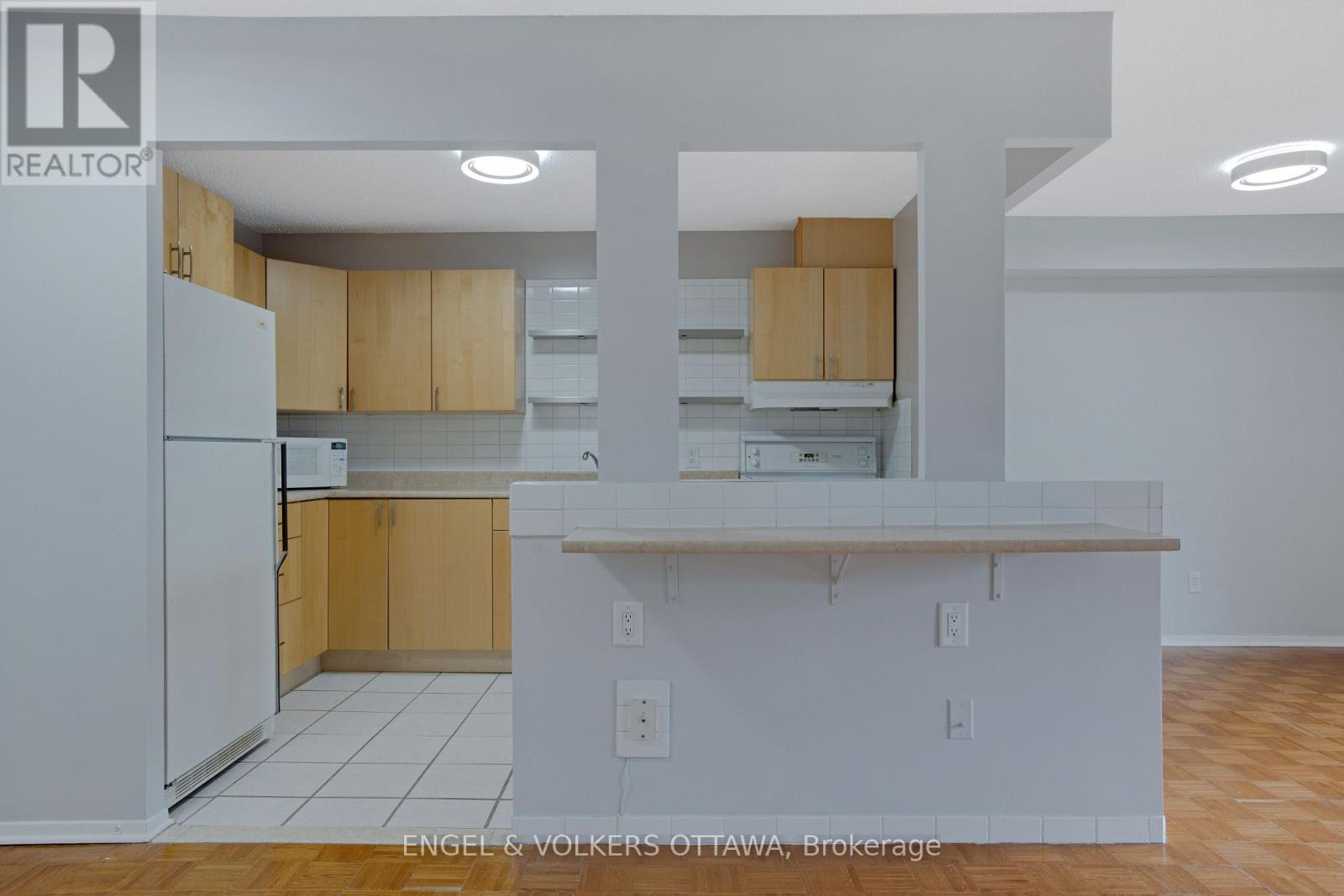 301 - 665 Bathgate Drive, Ottawa, Ontario K1K 3Y4 - Photo 9 - X13466512