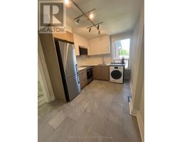 910 BLOOR STREET W, Toronto, Ontario