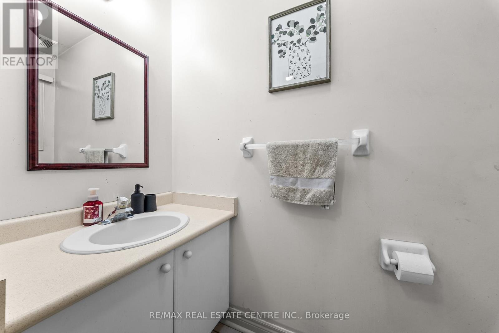 18 Velvet Grass Lane, Brampton, Ontario  L6R 1W6 - Photo 20 - W13466274
