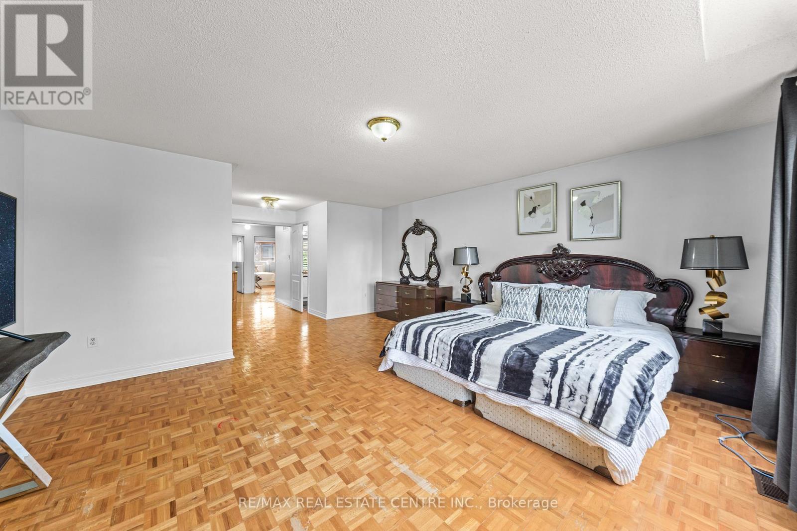 18 Velvet Grass Lane, Brampton, Ontario  L6R 1W6 - Photo 23 - W13466274