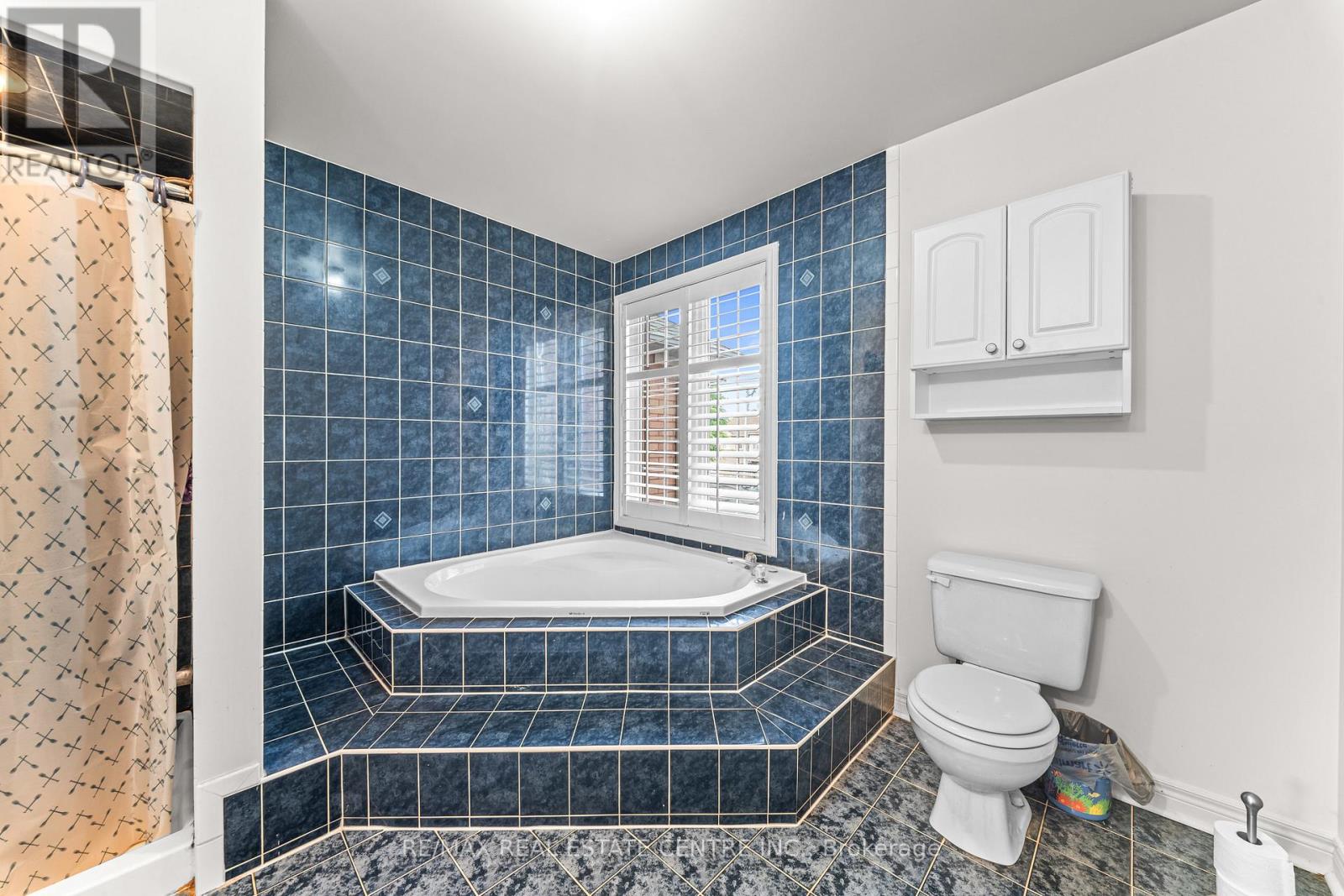18 Velvet Grass Lane, Brampton, Ontario  L6R 1W6 - Photo 25 - W13466274