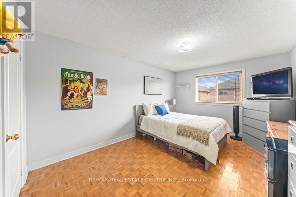 18 Velvet Grass Lane, Brampton, Ontario  L6R 1W6 - Photo 28 - W13466274