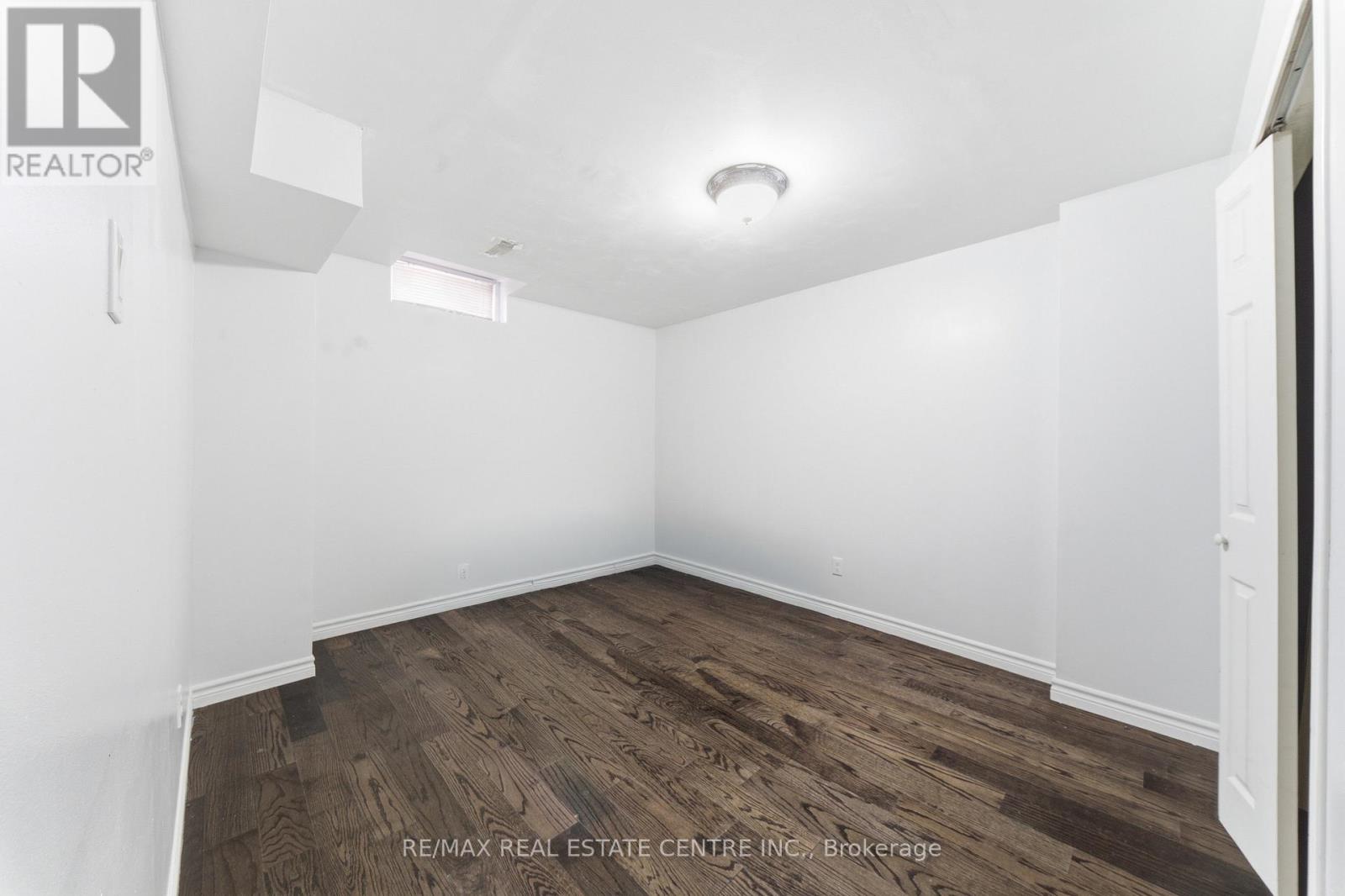 18 Velvet Grass Lane, Brampton, Ontario  L6R 1W6 - Photo 32 - W13466274