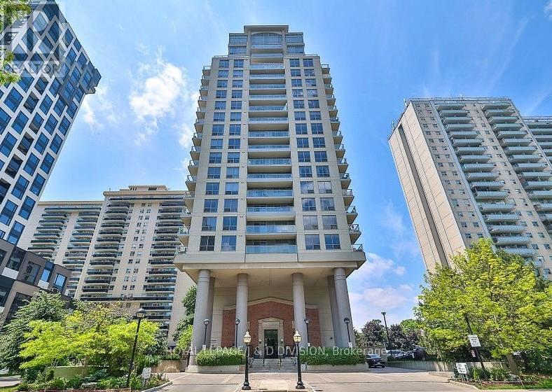 <div class="slider-price">$719,000</div><p>503 - 70 High Park Avenue, Toronto, Ontario</p>