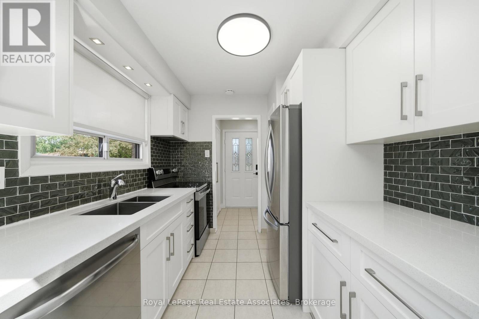769 Eaglemount Crescent, Mississauga, Ontario  L5C 1H2 - Photo 7 - W13466376