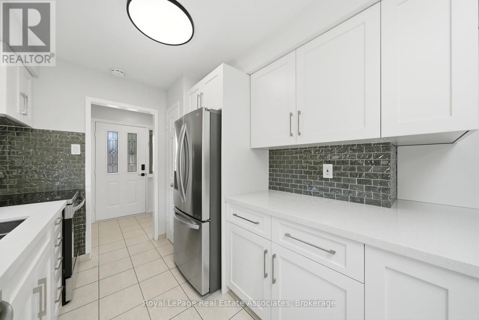 769 Eaglemount Crescent, Mississauga, Ontario  L5C 1H2 - Photo 8 - W13466376