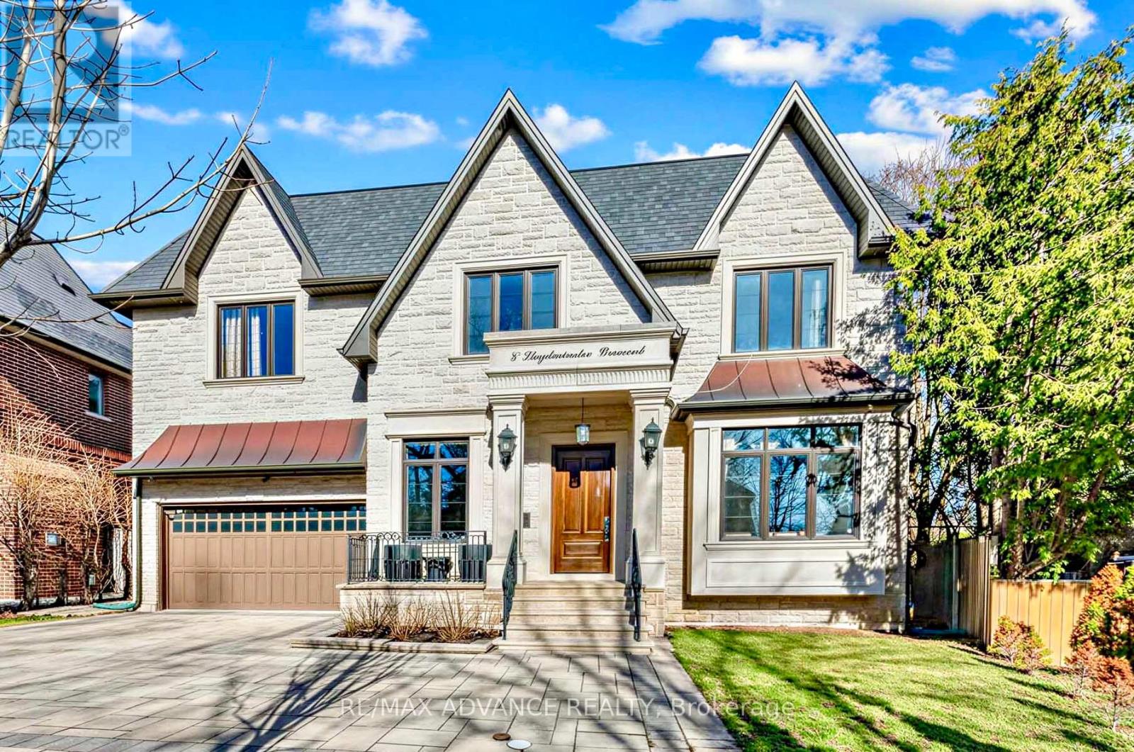 5 LLOYDMINSTER CRESCENT, Toronto, Ontario
