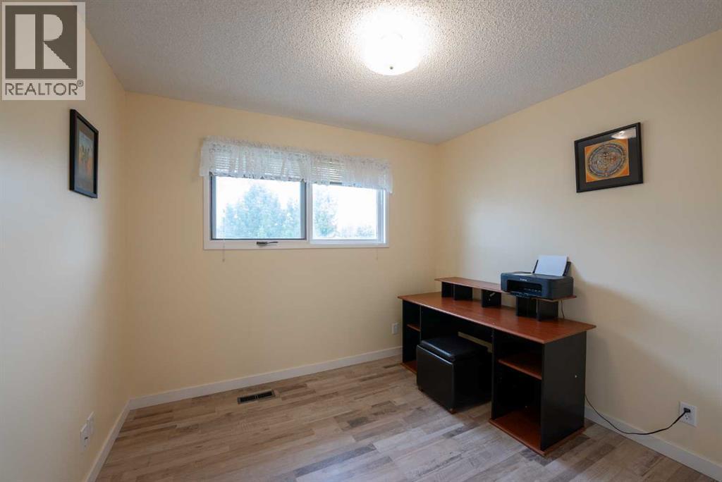 23 Selkirk Road W, Lethbridge, Alberta  T1K 4N4 - Photo 14 - A2320330