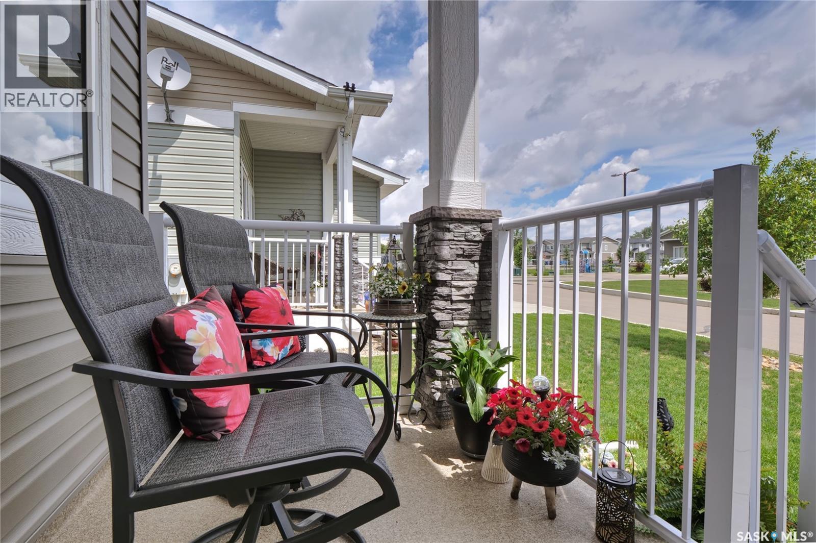301 1015 Bradley Street, Moose Jaw, Saskatchewan  S6H 5Y4 - Photo 2 - SK035149