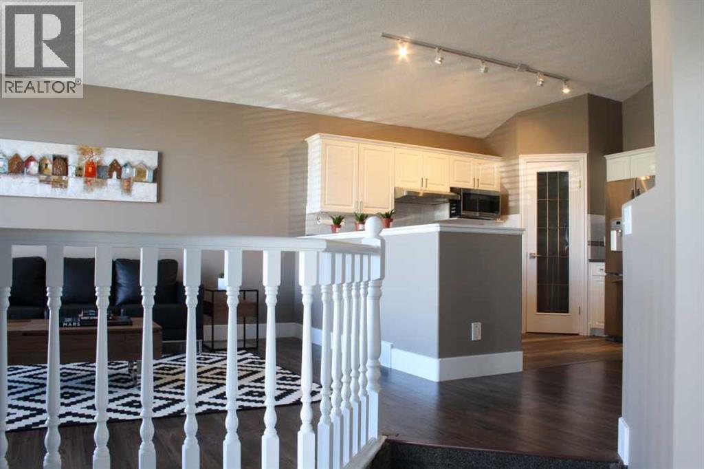 37 Chaparral Ridge Link SE, Calgary, Alberta  T2X 3M7 - Photo 7 - A2302031