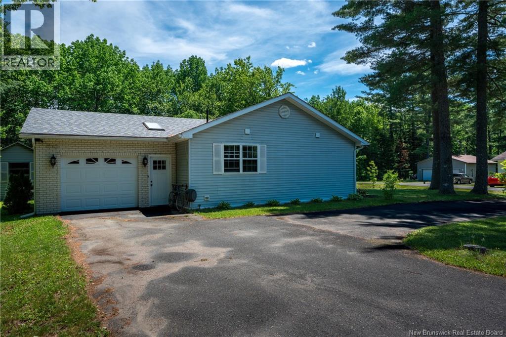 12 Linfield Lane, Fredericton, New Brunswick  E3C 1M7 - Photo 5 - NB141962