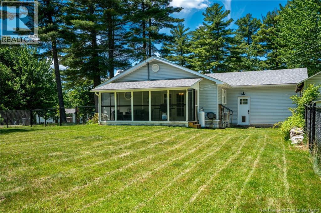 12 Linfield Lane, Fredericton, New Brunswick  E3C 1M7 - Photo 8 - NB141962