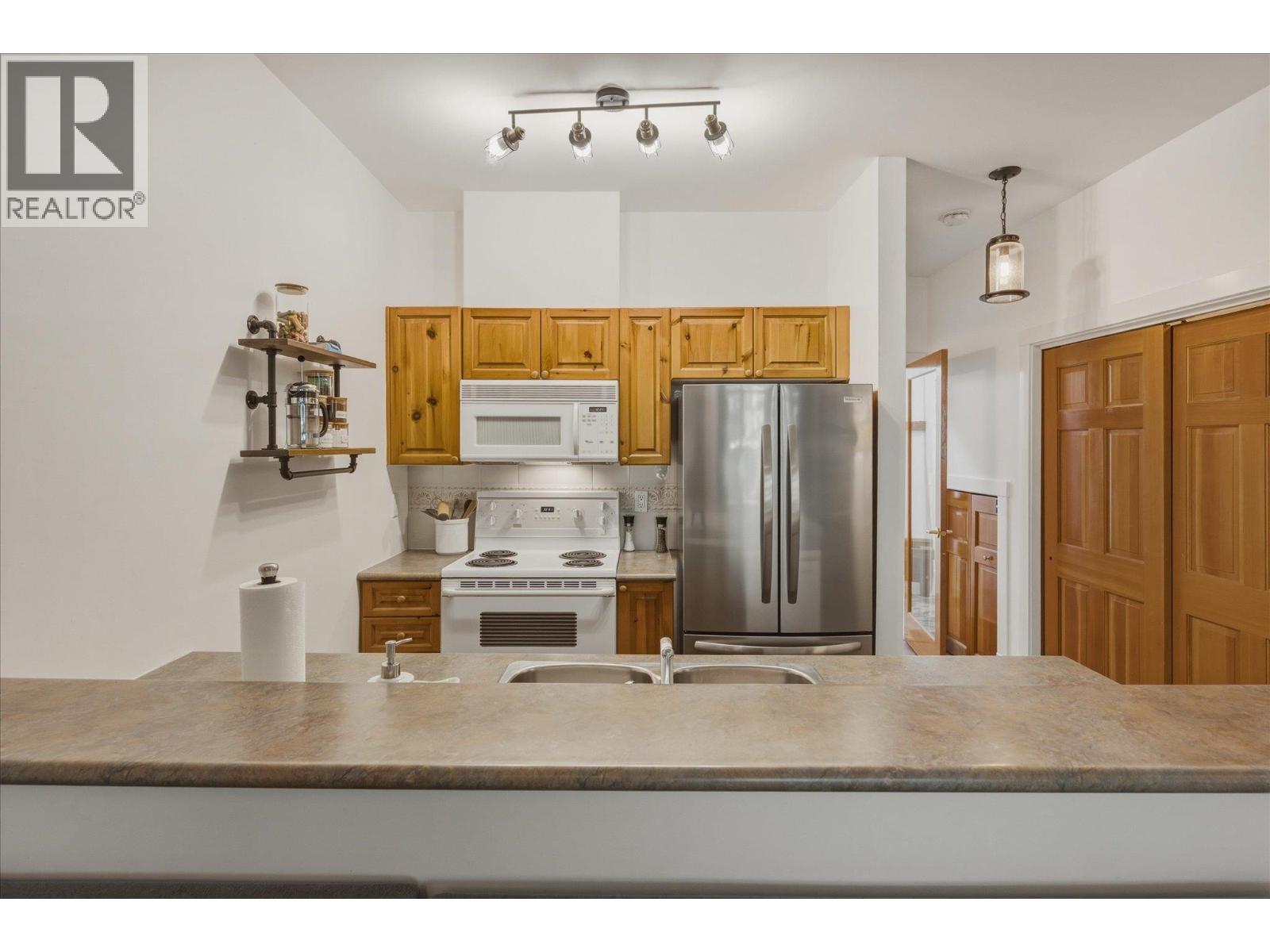 308 4405 Blackcomb Way, Whistler, British Columbia  V8E 0X7 - Photo 14 - R3137774