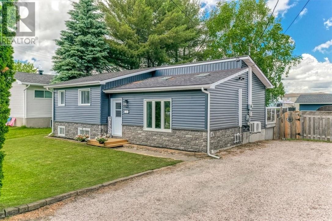 226 Laurette Street, Chelmsford, Ontario  P0M 1L0 - Photo 1 - 2128673
