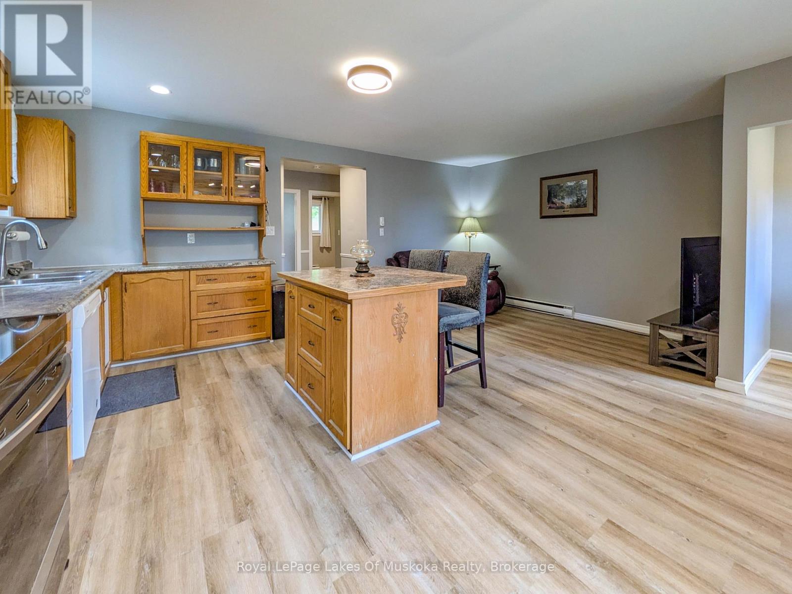 12 Valley Drive, Bracebridge, Ontario  P1L 1B8 - Photo 9 - X13466432