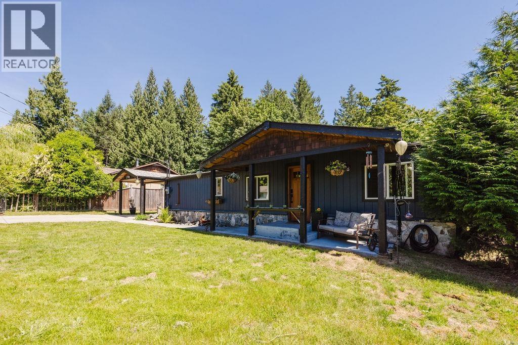 788 Mountainview Drive, Gibsons, British Columbia  V0N 1V9 - Photo 3 - R3137794