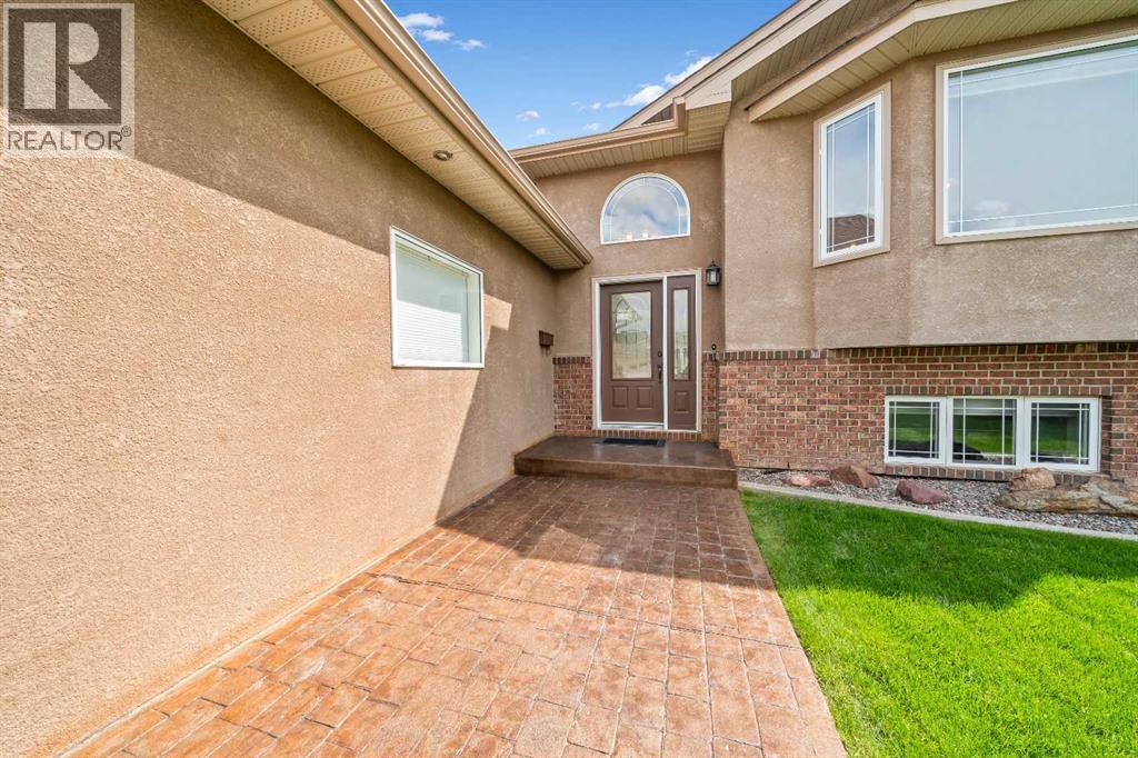 9 Cottonwood Close Sw, Medicine Hat, Alberta  T1B 4R5 - Photo 6 - A2322505