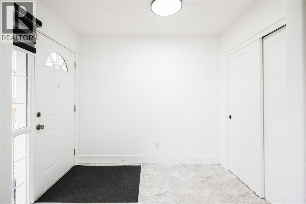 604 Athabasca Avenue, Fort Mcmurray, Alberta  T9J 1H8 - Photo 3 - A2317319
