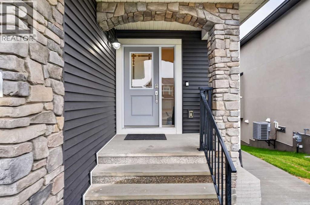 109 Kinniburgh Cove, Chestermere, Alberta  T1X 0Y6 - Photo 4 - A2317356