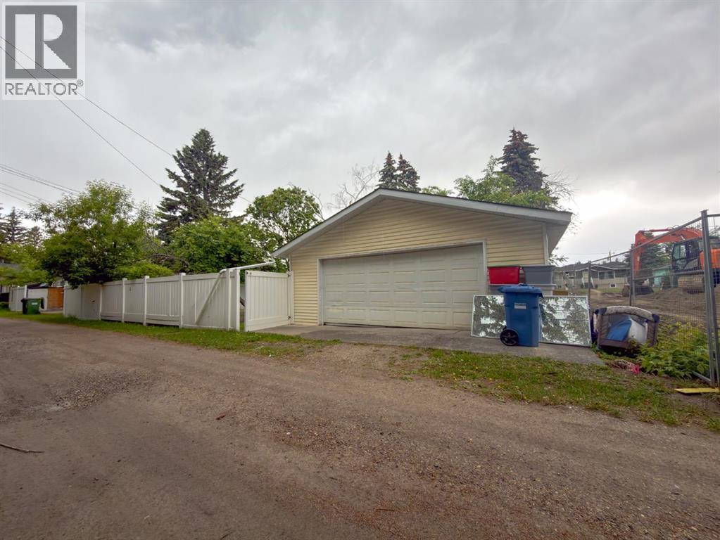 2115 Halifax Crescent Nw, Calgary, Alberta  T2M 4C8 - Photo 22 - A2319603