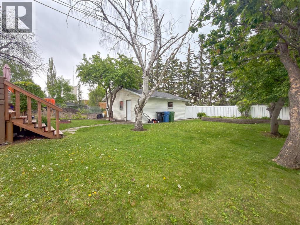 2115 Halifax Crescent Nw, Calgary, Alberta  T2M 4C8 - Photo 18 - A2319603