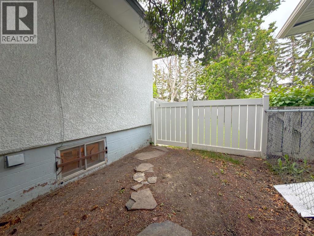 2115 Halifax Crescent Nw, Calgary, Alberta  T2M 4C8 - Photo 19 - A2319603